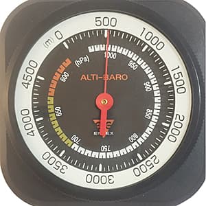 大気圧1013hpaを示す気圧計